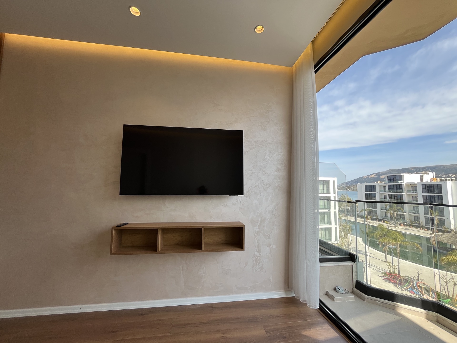 Gallery 01